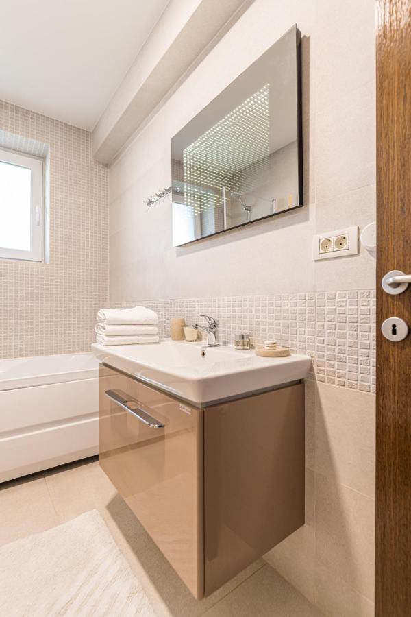 Apartament 2 Camere Narcis Braşov Eksteriør billede
